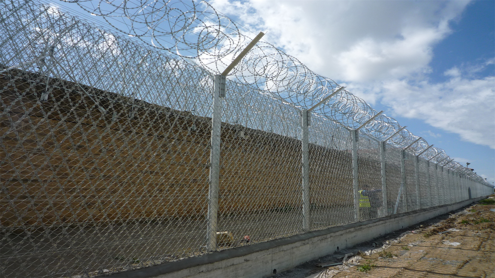 Razor Blade Barbed Wire