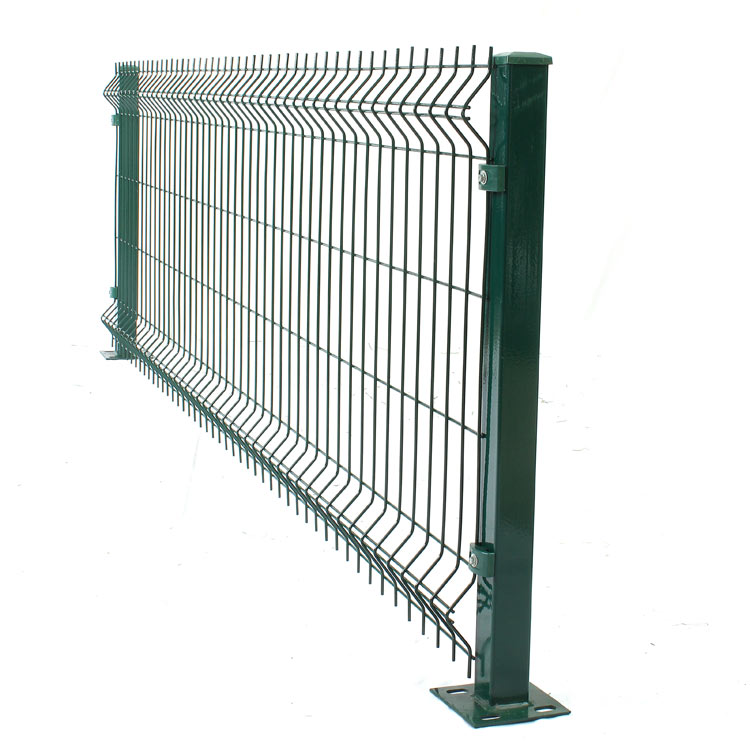 Curvy welded mesh panels